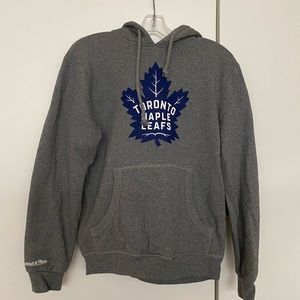 Mitchell & Ness Toronto Maple Leafs hoodie — Size Medium